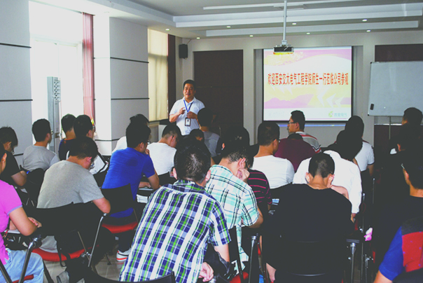 西交大师生莅临西驰电气参观(图4) 西交大师生莅临西驰电气参观(图4)