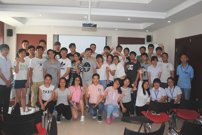 理工大学生暑期实习在西驰电气圆满结束(图1) 理工大学生暑期实习在西驰电气圆满结束(图1)