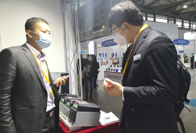 西驰电气强势出征宝马展(图2) 西驰电气强势出征宝马展(图2)