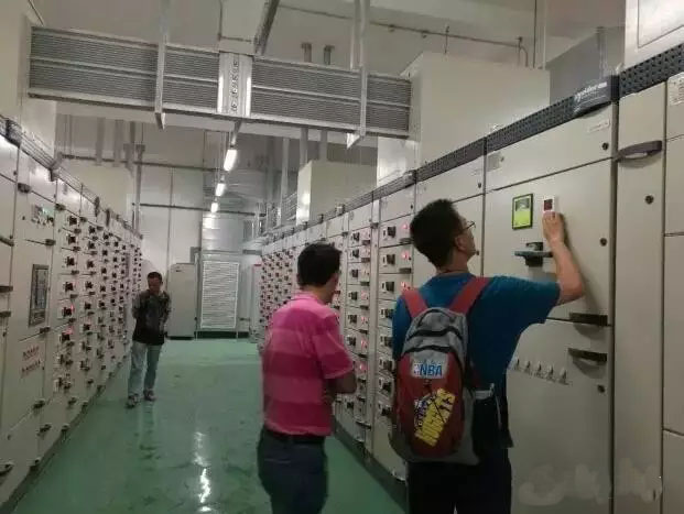 西驰有源电力滤波器应用于武汉某机场交通中心(图2) 西驰有源电力滤波器应用于武汉某机场交通中心(图2)